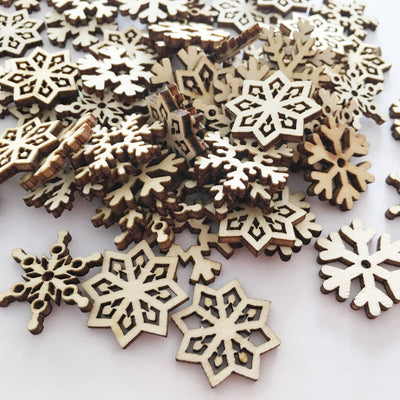 Copos de Nieve Decorativos de Madera con Acabado Natural