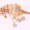 Juego de Collar Doble Cadena en Acero Inoxidable Dorado con Colgante de Barro Blanco para Mujer