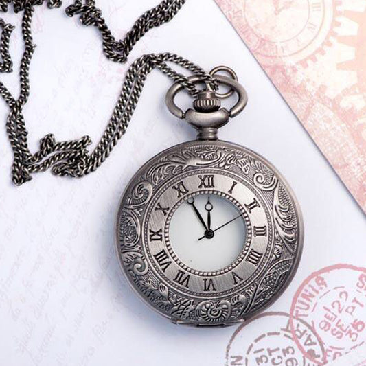 Reloj de Bolsillo Vintage Estilo Europeo con Patrón Nube Romana y Cadena