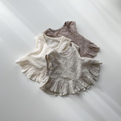 Conjunto de Tres Piezas Infantil con Chaleco Bordado, Shorts y Gorro - Image 8
