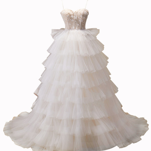 Vestido de Novia con Tirantes y Cola Elegante - Image 8
