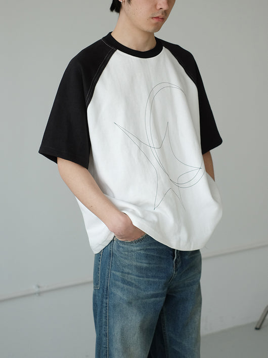 Playera Estampado Líneas Manga Raglan - Image 9