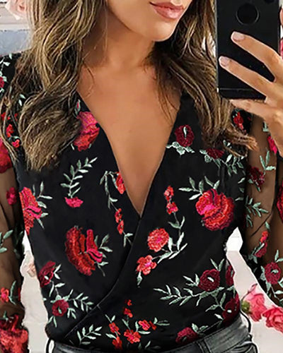 Camisa de Cuello V con Bordados y Detalles de Malla - Image 9