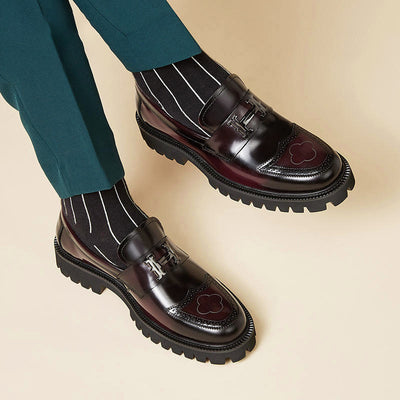 Zapatos de Cuero Artesanal con Detalles Texturizados para Hombre - Image 4