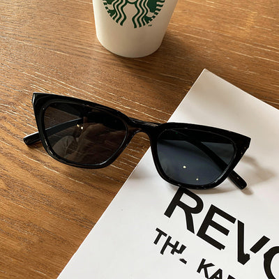 Gafas de Sol Retro Rectangular Negras - Estilo Vintage para Rostros Pequeños - Image 3