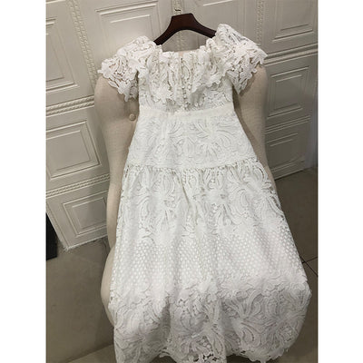 Vestido Blanco Largo con Bordado Floral y Detalle de Hombro - Image 6