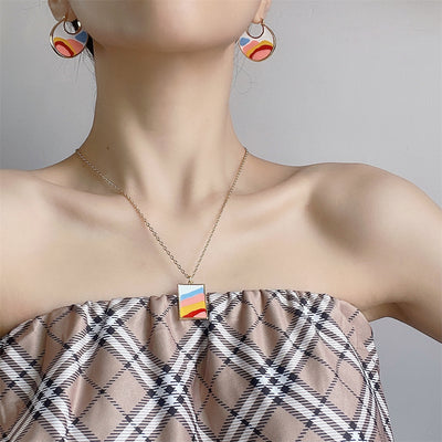 Conjunto de Collar y Aretes con Esmalte Diseño Minoritario - Image 3