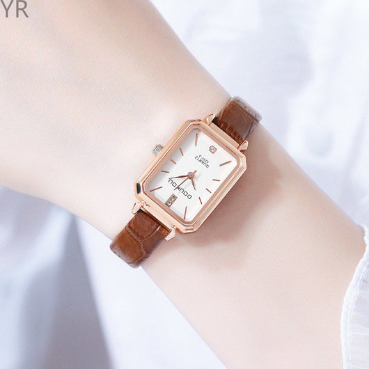 Reloj Minimalista para Mujer con Diseño Cuadrado Retro - Image 14