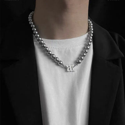 Collar Hombre Gris Perla con Letras - Diseño Versátil y Moderno - Image 5