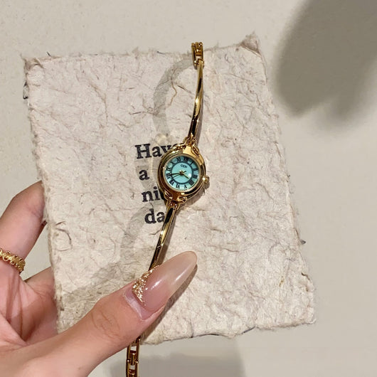 Reloj de Pulsera Minimalista para Mujer con Banda Fina - Image 4