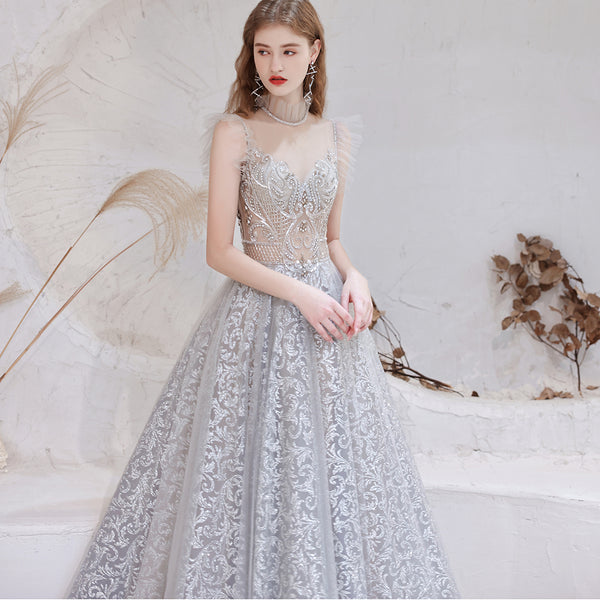 Vestido de Novia Gris Elegante con Cuello Alto - Corte Slim Cintura Media
