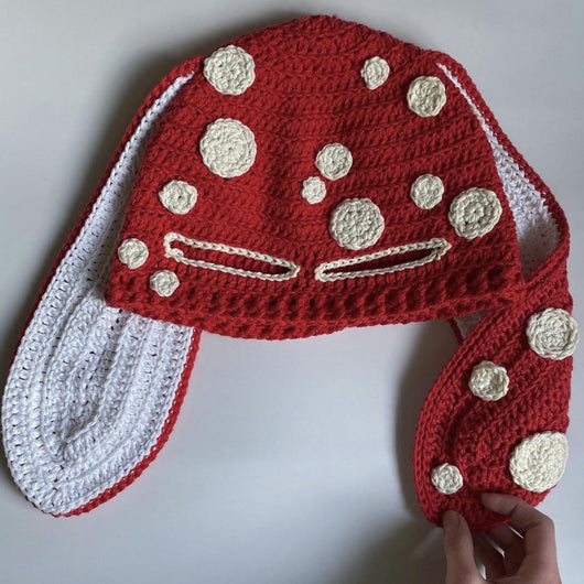 Gorro de Punto Artesanal con Orejas de Conejo, Diseño Divertido con Máscara de Un Ojo y Cuernos - Image 7