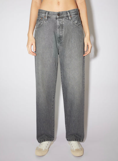 Jeans Clásicos Gris Lavado Cintura Alta Corte Recto - Image 8