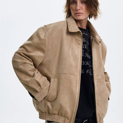 Chaqueta de Gamuza Vintage: Elegancia Atemporal con Estilo Old Money - Image 4