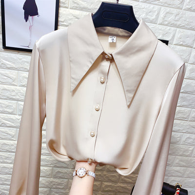 Blusa de Gasa con Botones de Perla y Cuello Puntiagudo - Image 13