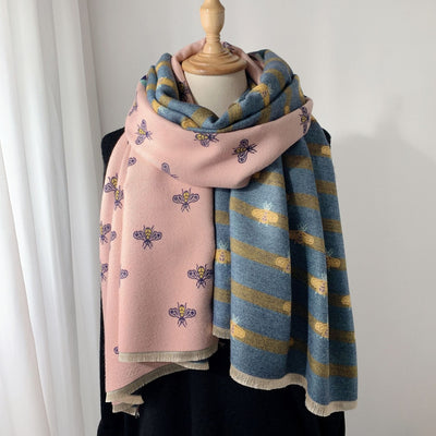 Chal Grueso y Cálido para Mujer con Cuello Decorativo - Image 13