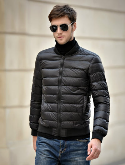 Chaqueta de Plumas para Hombre con Cuello Alto y Corte Moderno - Image 9