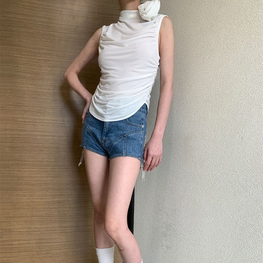 Shorts de Mezclilla con Cadena de Borlas y Strass
