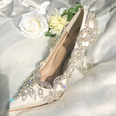 Zapatos de Tacón Alto Satinado con Punta Afilada y Cristales Brillantes - Image 5