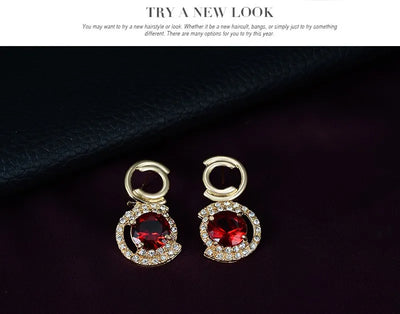 Conjunto de Joyería Nupcial Dorado con Cristales y Circones Verde y Rojo - Image 17