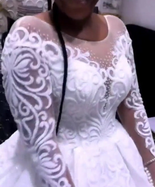 Vestido de Novia Talla Grande con Mangas Largas e Ilusión - Image 2