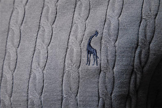 Suéter Tejido con Bordado de Venado en Colores Sólidos - Image 32