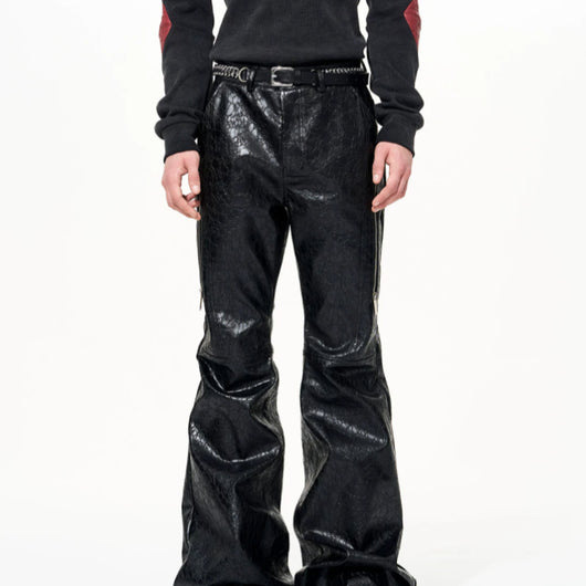 Pantalones de Cuero Texturado Negro con Corte Acampanado - Image 9