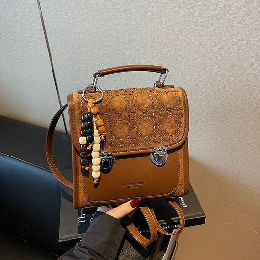 Bolsa Mensajera Cuadrada Texturizada para Mujer - Compacta y Versátil - Image 9