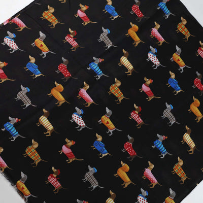 Pañoleta de Satén Estampada con Perro Salchicha - Image 6