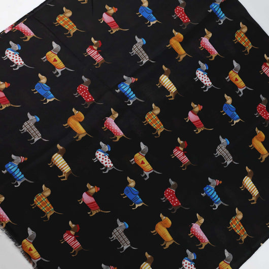 Pañoleta de Satén Estampada con Perro Salchicha - Image 6