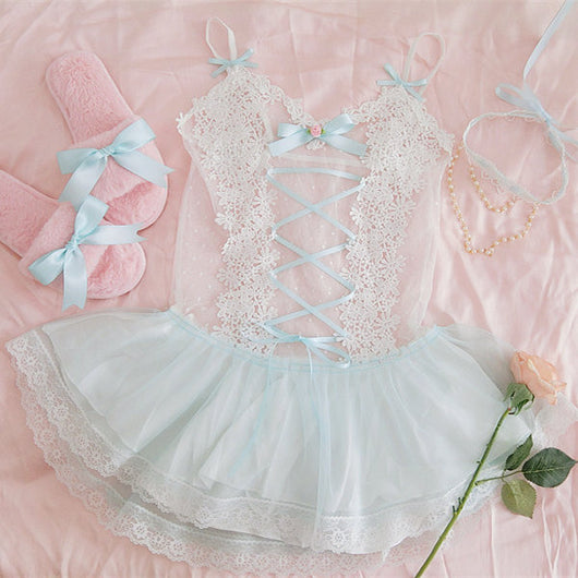 Bata Corta de Encaje y Malla Blanca - Diseño Sensual para la Noche - Image 5