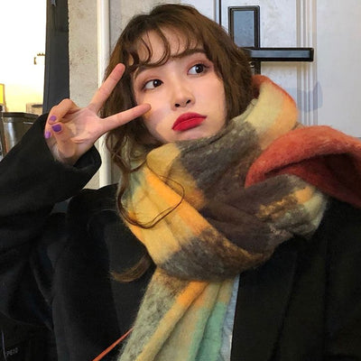 Bufanda de Cuadros Arcoíris en Faux Cashmere Cálido para Mujer - Image 3