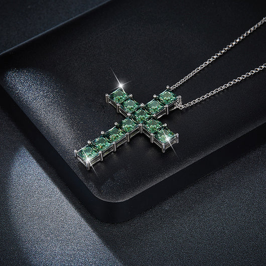 Collar Cruz Personalizado con Diamantes para Hombre y Mujer - Image 7