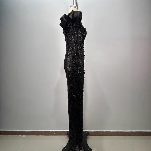 Vestido Negro con Lentejuelas y Hombro Descubierto - Diseño Elegante con Abertura - Image 4