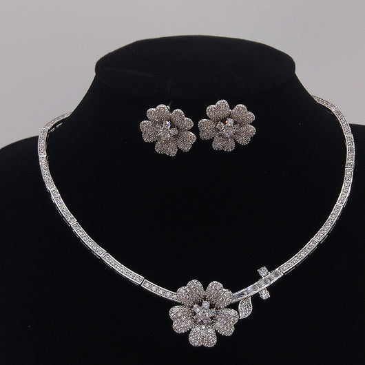 Conjunto de Collar y Aretes Camelia con Circonita - Image 8