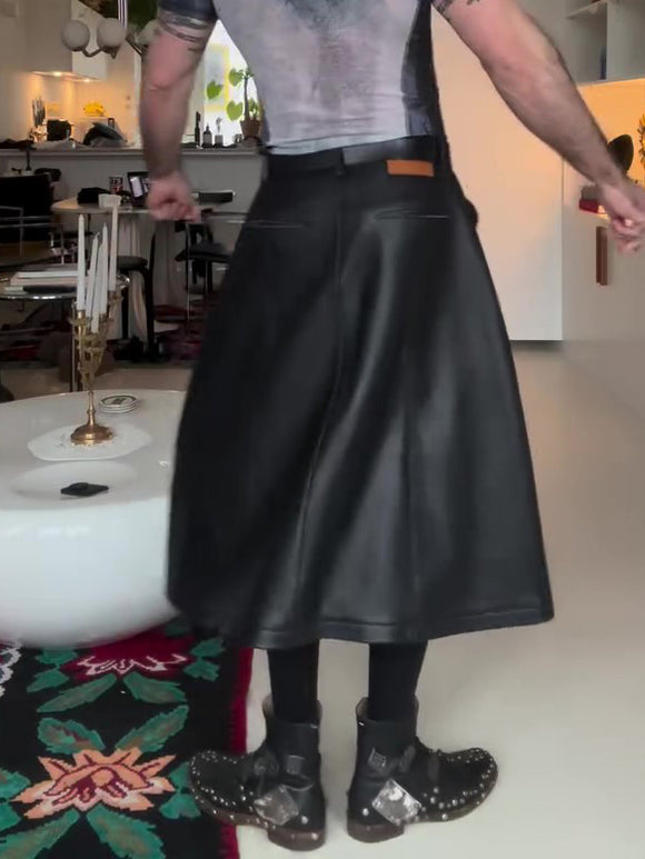 Falda Midi de Cuero Negro con Corte Ancho