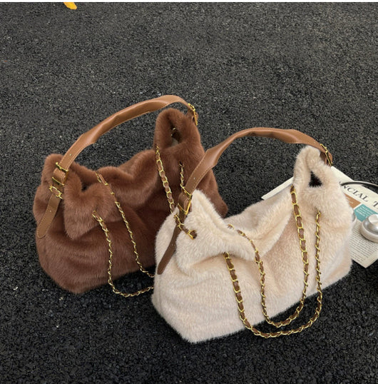 Bolsa de Hombro Grande con Pelaje para Mujer - Bolso Mensajero de Capacidad Amplia - Image 10