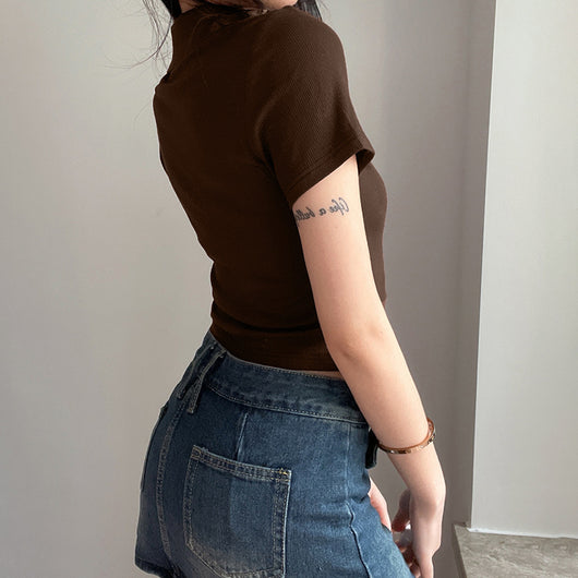 Camiseta Cropped Slim Fit con Cuello Lazada y Hombros Descubiertos - Image 13