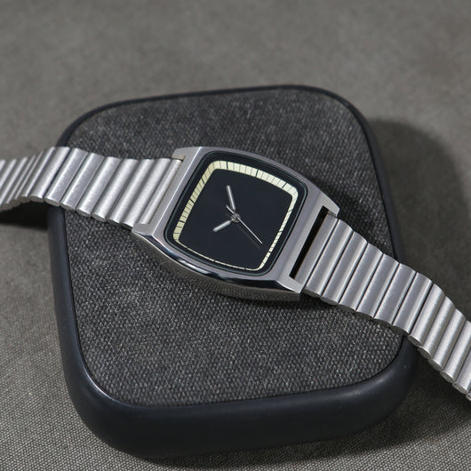 Reloj de Pulsera Minimalista Cuadrado sin Logo - Diseño Versátil - Image 22