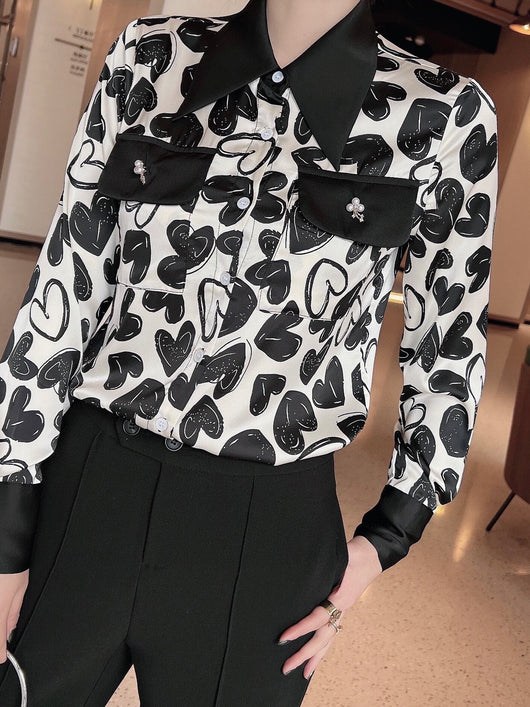 Conjunto de Dos Piezas: Blusa Cropped con Estampado de Corazones y Pantalón - Image 8