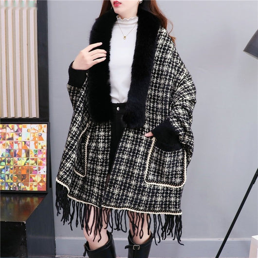 Poncho Cárdigan de Invierno con Cuello de Pelaje Sintético y Borlas - Talla Grande