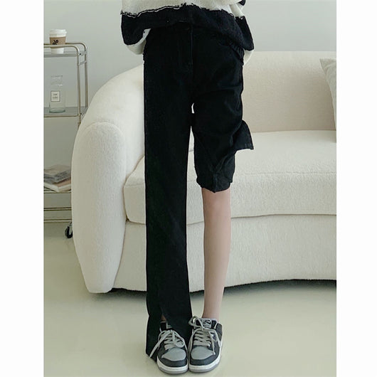 Jeans Negros Cintura Alta Micro Acampanados Pierna Recta - Image 4