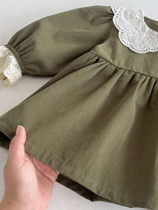 Vestido Princesa Niña con Cuello de Encaje y Solapas - Image 20