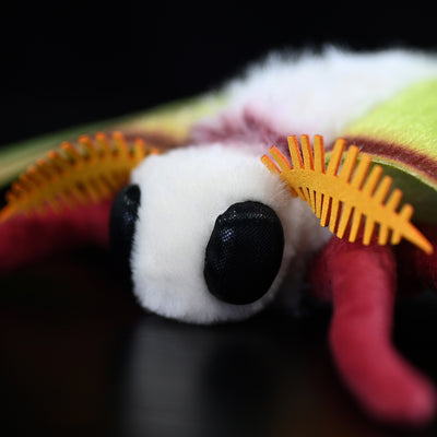 Peluche Polilla de Seda Verde - Juguete Coleccionable Realista - Image 13