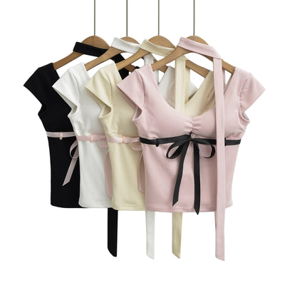 Playera Ajustada Cuello V con Cordones - Diseño Sensual y Moderno