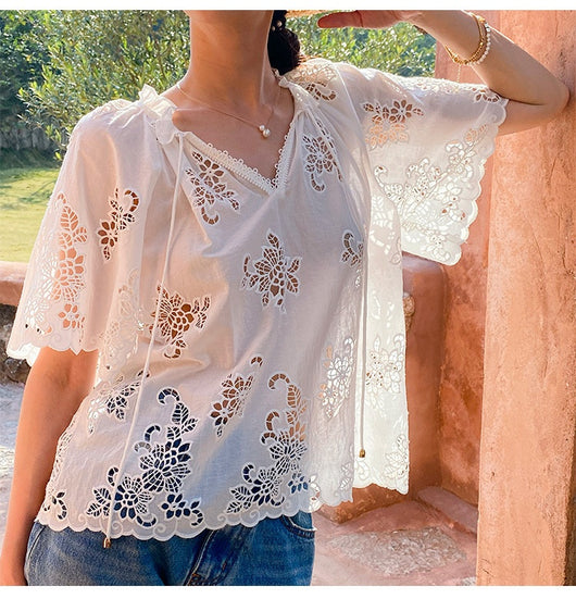 Blusa Blanca Estilo Francés con Encaje Bordado y Manga Corta - Image 20