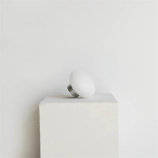 Lámpara de Pared Minimalista Blanca en Vidrio Estilo Hongo - Image 3