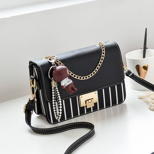 Bolso Bandolera para Mujer con Dije de Osito - Image 10