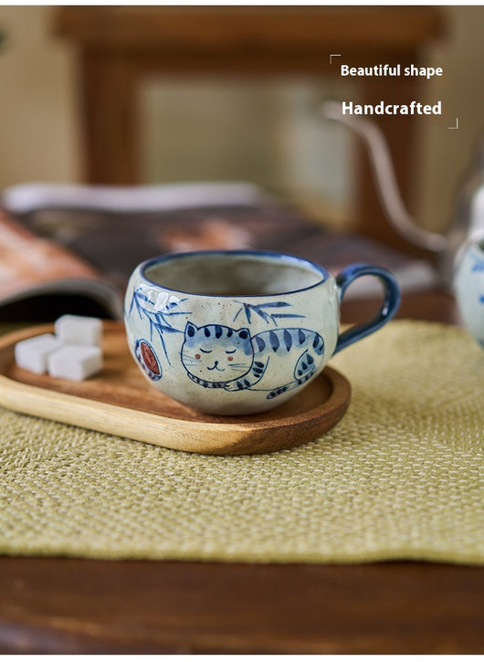 Taza de Café Artesanal de Porcelana Azul y Blanco con Diseño de Gato - Image 11
