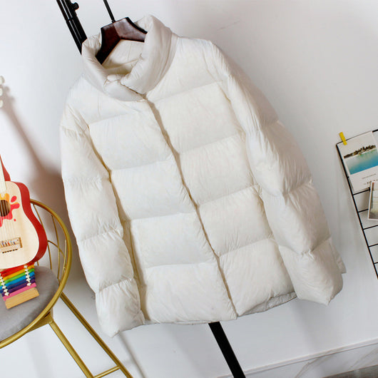 Chaqueta de Plumón de Pato Blanco Ligera con Cuello Alto - Image 7